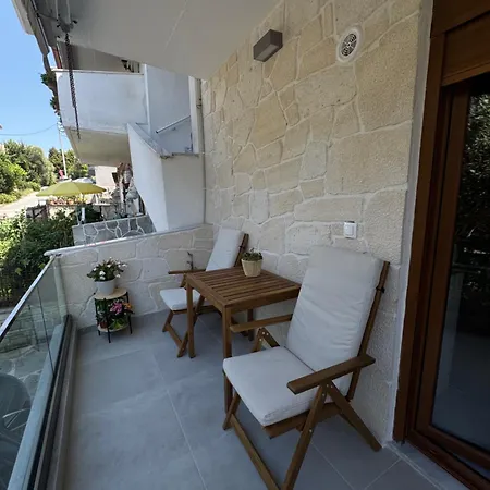 Eleni Elite